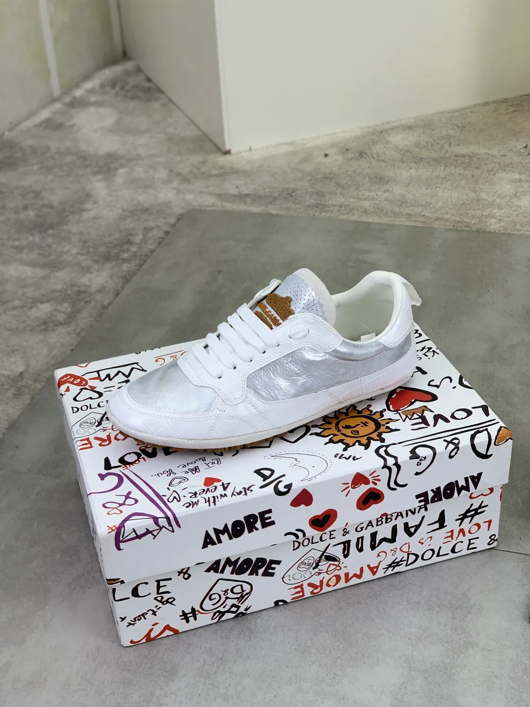 Men's men's shoes 💰P542 💰[New model] The latest hot style, top original quality, the official website synchronizes "DOLCE&GABBANA [Dolce & Gabbana] ~ High quality." The effect is low-top casual DG men's shoes, loved by many celebrities, using high-end imported first-layer calfskin splicing logo design + cowhide feet, simple and elegant, perfectly interpreting the latest inspiration of shoes, integrating classics and fashion, luxury dreams, and fashion. Suitable for drivers, light and comfortable to drive, light and breathable for outdoor travel, high-end quality, trustworthy, 3️⃣color🉑️choice! Code number: 38-46